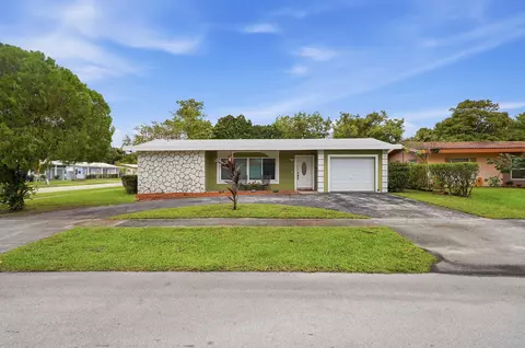 2301 NW 37th Ave, Lauderdale Lakes, FL 33311