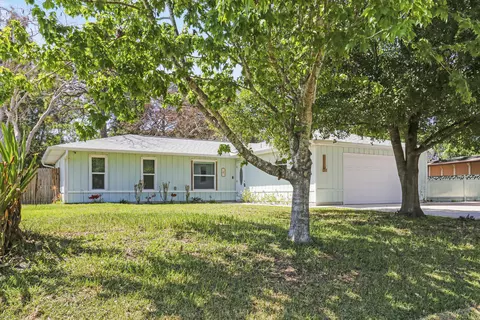 5909 Seagrape Dr, Fort Pierce, FL 34982