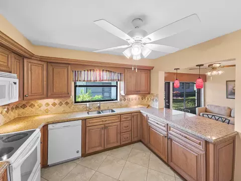 9810 Tabebuia Tree Dr #B, Boynton Beach, FL 33436