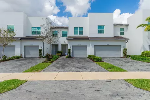 5002 Navali Dr, Lake Worth, FL 33467