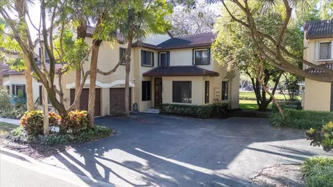 10538 NW 10th St, Plantation, FL 33322