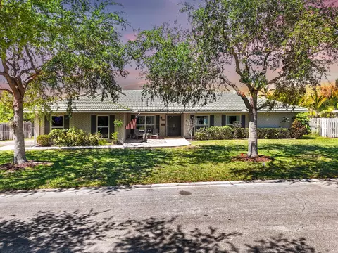 9901 NW 37th St, Coral Springs, FL 33065