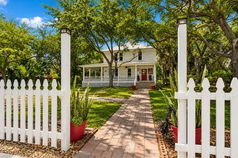 419 N 2nd St, Fort Pierce, FL 34950