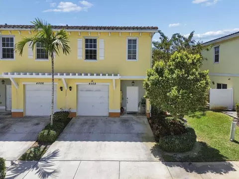 4008 NW 11th Dr, Lauderhill, FL 33313