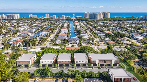 6832 NE Briskel Pointe Dr, Boca Raton, FL 33487