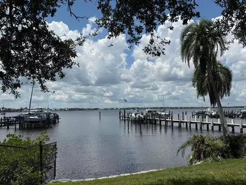 View/Area - 432 NW North River Dr, Stuart, FL 34994 photo 2 of 3