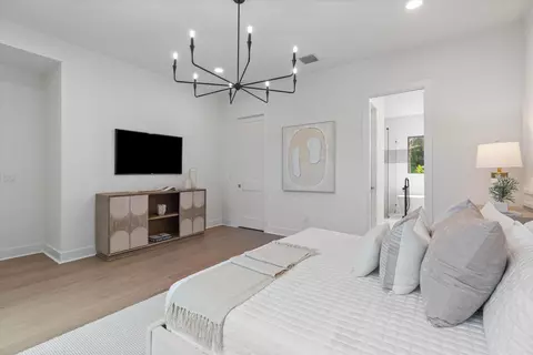 Bedroom - 432 NW North River Dr, Stuart, FL 34994 photo 3 of 7
