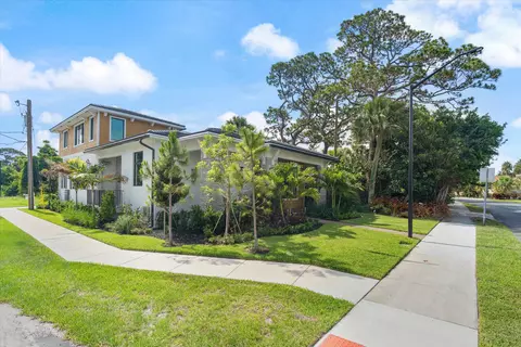 Exterior - 432 NW North River Dr, Stuart, FL 34994 photo 2 of 2