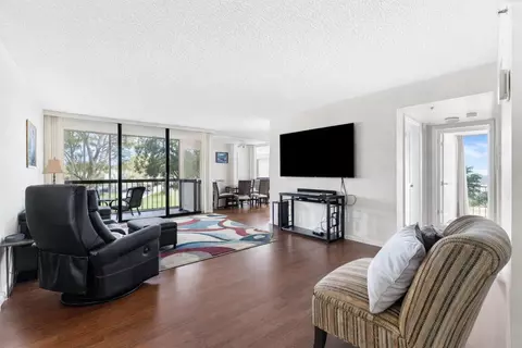 1832 Bridgewood Dr, Boca Raton, FL 33434