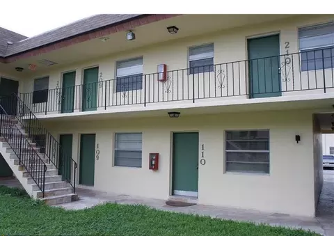 4800 NW 24th Ct #D214, Lauderdale Lakes, FL 33313