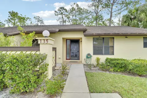 135 Manchineel Ct, Royal Palm Beach, FL 33411