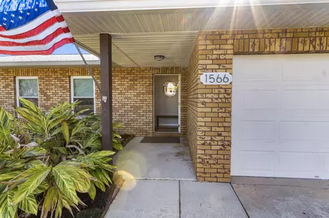 1566 Picasso St, Sebastian, FL 32958