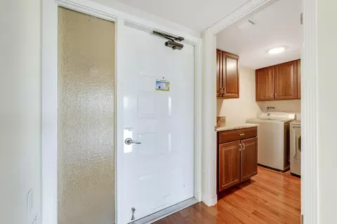 5344 Woodland Lakes Dr #323, Palm Beach Gardens, FL 33418