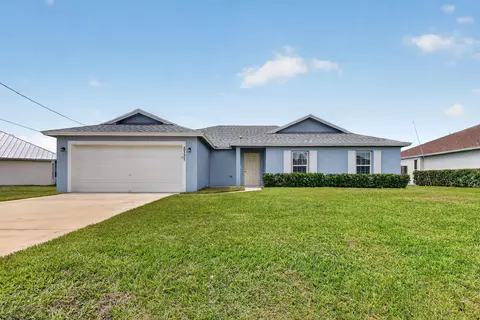 5737 NW Jigsaw Ln, Port Saint Lucie, FL 34986