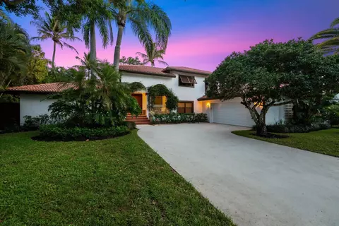 2042 Amesbury Cir, Wellington, FL 33414