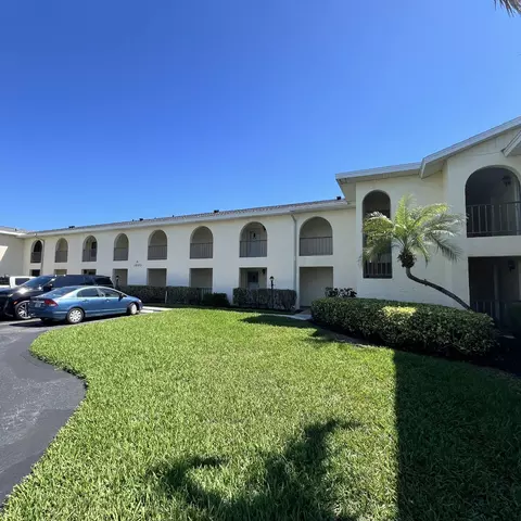 1860 Robalo Dr #104, Vero Beach, FL 32960