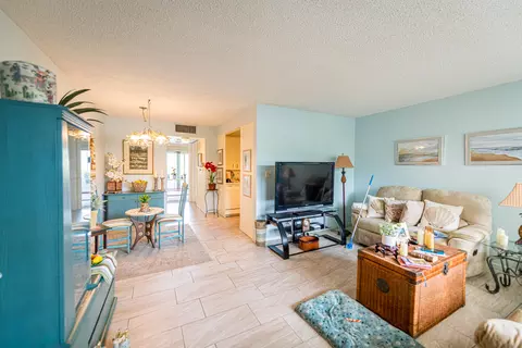 2905 Victoria Pl, Coconut Creek, FL 33066