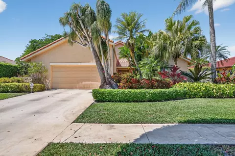 20021 Back 9 Dr, Boca Raton, FL 33498