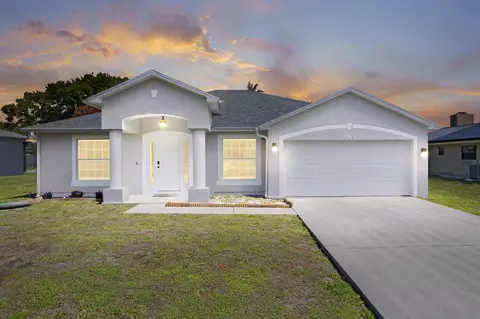 861 SE Cavern Ave, Port Saint Lucie, FL 34983