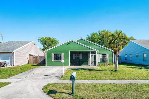 7883 Blackwood Ln, Lake Worth, FL 33467