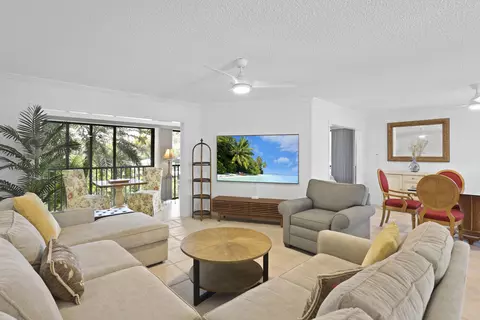 5172 SE Club Way #207, Stuart, FL 34997