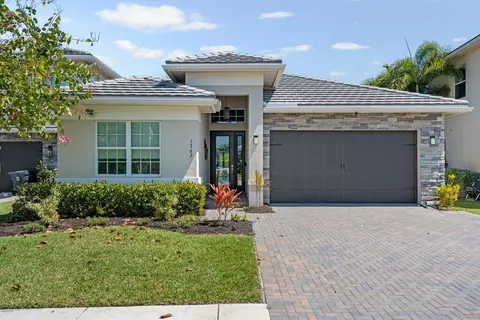 1362 Harvester Xing, Loxahatchee, FL 33470