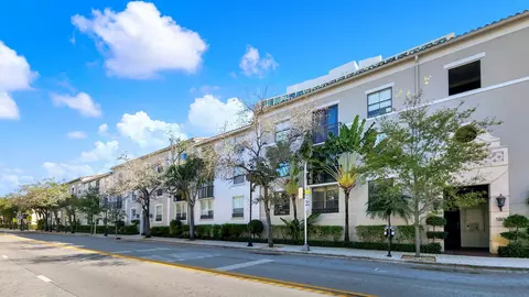 580 S Sapodilla Ave #102, West Palm Beach, FL 33401