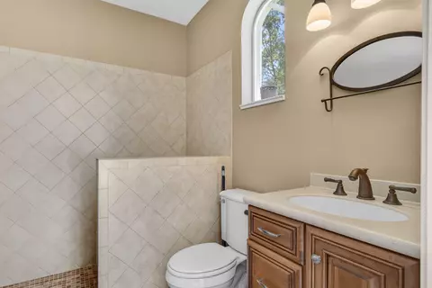 Bath - 18764 SE Old Trail Dr, Jupiter, FL 33478 photo 8 of 8