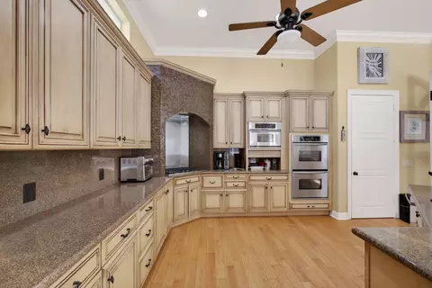 Kitchen - 18764 SE Old Trail Dr, Jupiter, FL 33478 photo 5 of 6