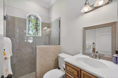 Bath - 18764 SE Old Trail Dr, Jupiter, FL 33478 photo 5 of 8