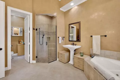 Bath - 18764 SE Old Trail Dr, Jupiter, FL 33478 photo 3 of 8