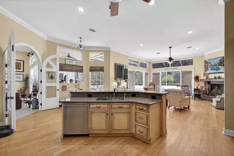Kitchen - 18764 SE Old Trail Dr, Jupiter, FL 33478 photo 6 of 6