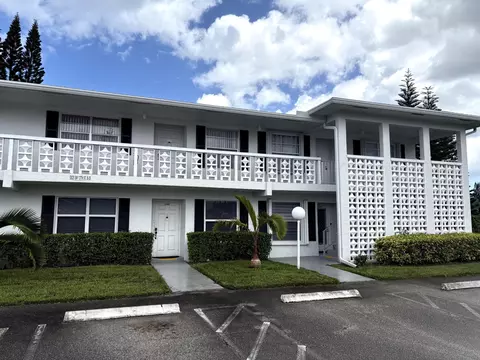 2825 SW 13th St #204, Delray Beach, FL 33445