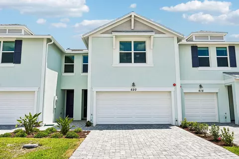 620 Salisbury Cir, Fort Pierce, FL 34982