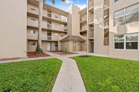 9480 Tangerine Pl #102, Davie, FL 33324