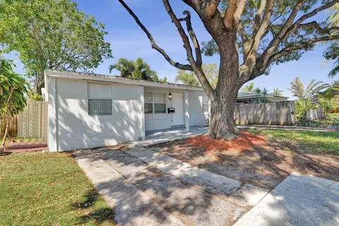 131 NE 51st St, Oakland Park, FL 33334