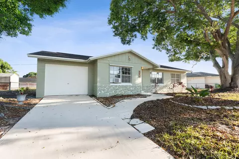 303 Essex Dr, Fort Pierce, FL 34946