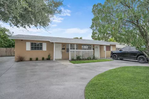 2040 NE 2nd Ter, Pompano Beach, FL 33060