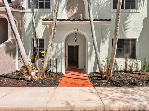 513 Bayfront Dr, Boynton Beach, FL 33435