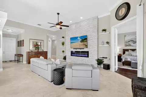8223 Pine Cay Rd, Wellington, FL 33414