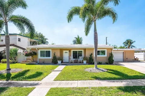 1603 Crest Dr, Lake Worth, FL 33461