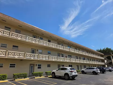 3400 NW 48th Ave, Lauderdale Lakes, FL 33319