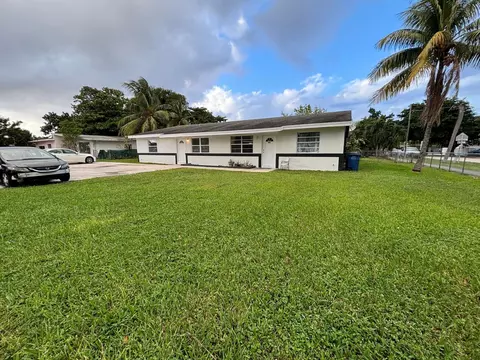 800 SW 7th St, Hallandale Beach, FL 33009