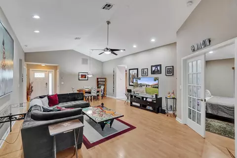 9355 NW 18th Dr, Plantation, FL 33322