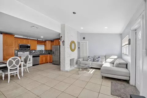 4559 Cole St, West Palm Beach, FL 33417
