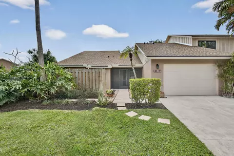 11866 Donlin Dr, Wellington, FL 33414