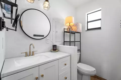 Bath - 1207 Sioux St, Jupiter, FL 33458 photo 1 of 2