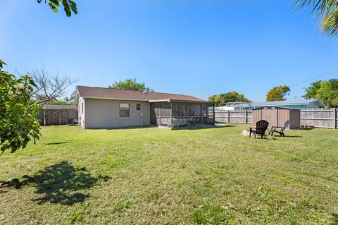 Exterior - 1207 Sioux St, Jupiter, FL 33458 photo 5 of 7