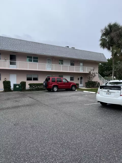 18081 SE Country Club Dr #100, Jupiter, FL 33469