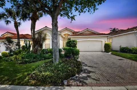 13738 Plaza Mayor Dr, Delray Beach, FL 33446